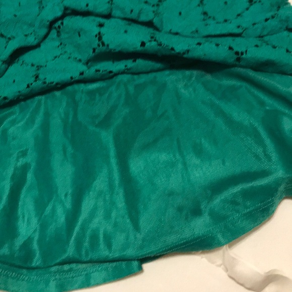 Size xl exhilaration green top - Picture 4 of 7